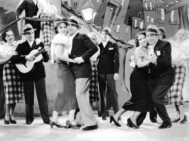 "El tango pide pista" celebra una década con cine y música en vivo en Pista Urbana