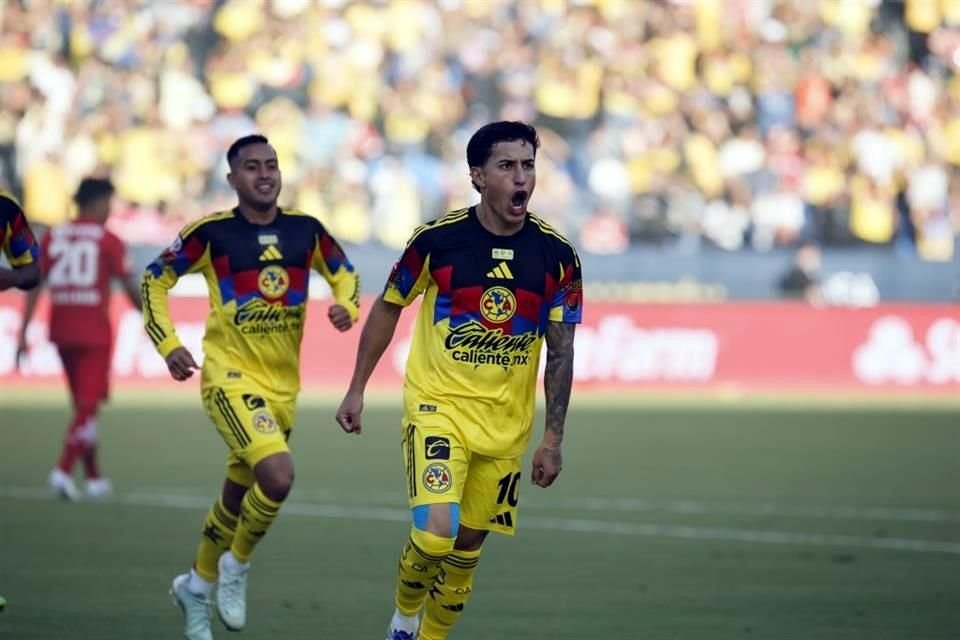 Alejandro Zendejas madrugó a todos en Carson y puso en ventaja al América en el primer minuto de juego.