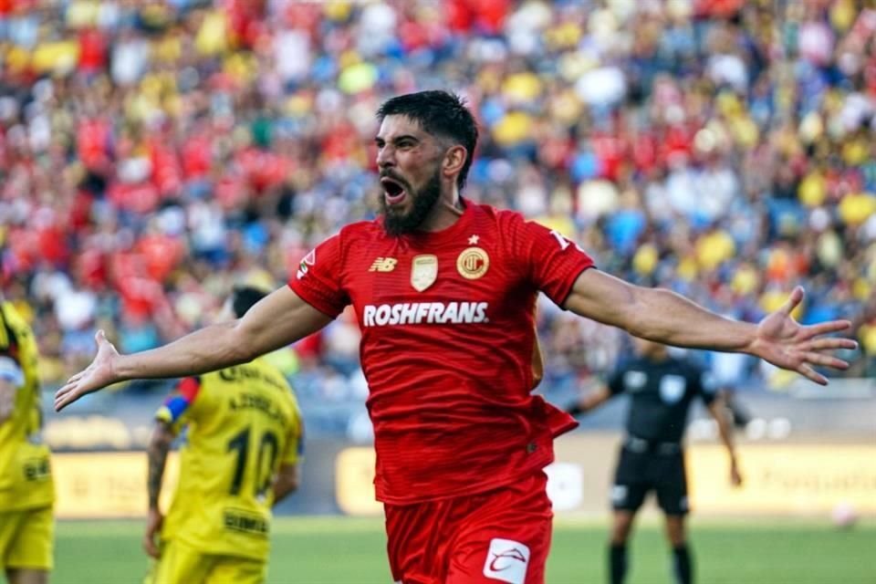 Bruno Méndez remató de cabeza antes del descanso y puso el segundo tanto toluqueño en Carson.