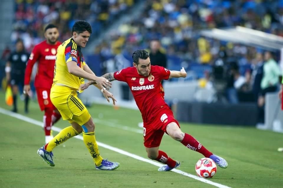 Jesús Angulo fue clave, ya que hizo una salvada dentro del área para evitar que el América se fuera al frente en el mismo primer lapso.