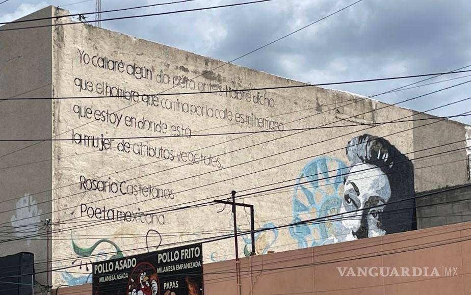 $!Homenaje a Rosario Castellanos. Daniela Ellidet y creadores locales. 2016. Categoría: Famosos/Personas/Películas. Calle Narciso Mendoza, arriba de una pollería.