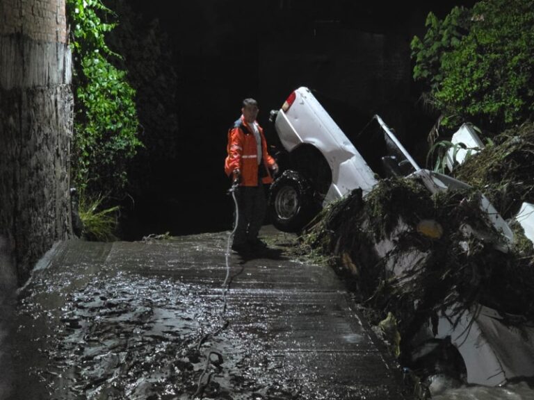Activan Plan de Contingencia por desbordamiento de río en Ecuandureo