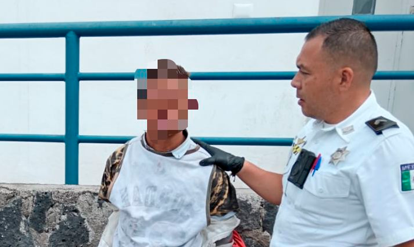 Agarran A Vato En El Teatro Matamoros Por Andar Diciendo Disparates A Turistas