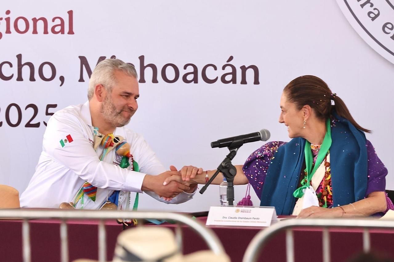 Agradece Bedolla Anuncio De Sheinbaum De Inversión De 13 Mil MDP Para Puerto De Lázaro Cárdenas - Changoonga.com