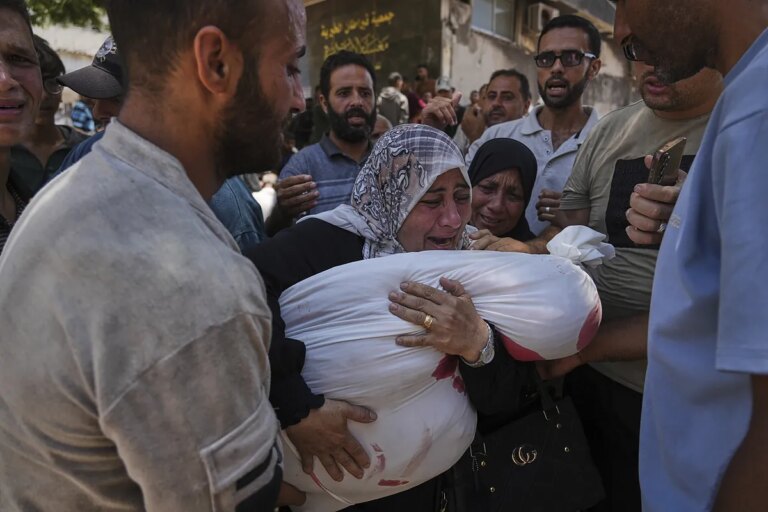 Al menos 81 muertos en la Franja de Gaza entre quienes esperaban el reparto de ayuda