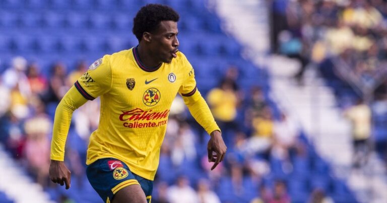 André Jardine cierra la puerta de América a Javairo Dilrosun
