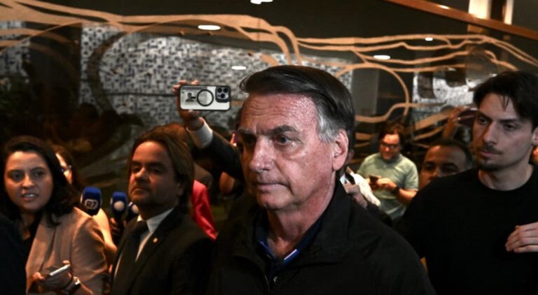 Bolsonaro podría ir a prisión por romper prohibición de uso de redes sociales