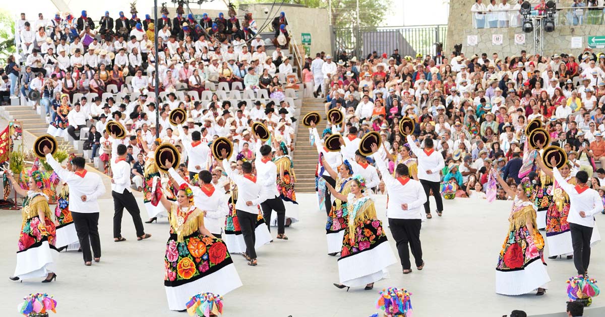 Celebran la Octava del Lunes del Cerro en Oaxaca