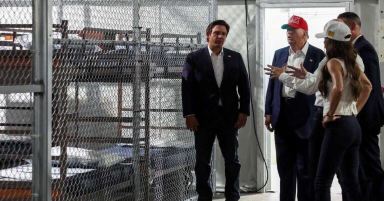 Comienzan vuelos de deportación desde el centro 'Alligator Alcatraz' en Florida