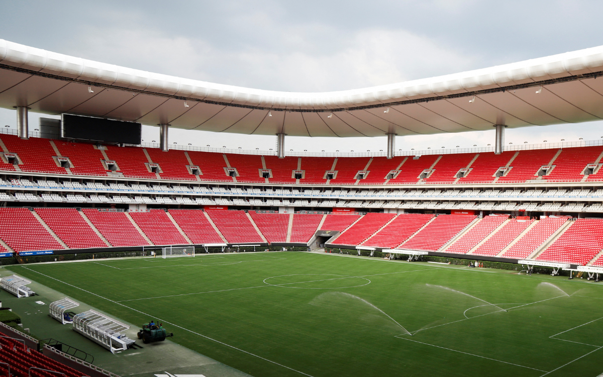 Concluye renovación de la cancha del Estadio Akron de Guadalajara para recibir los partidos del Mundial 2026