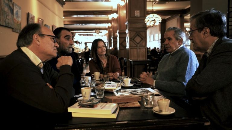 Crítica de “Demanda contra el olvido. Poesía y aventura en Raúl González Tuñón”: Homenaje a un artista comprometido