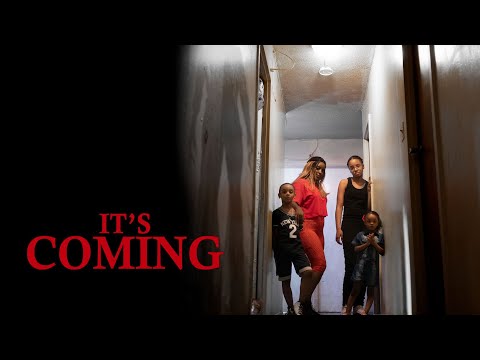 Crítica de "It’s Coming": Shannon Alexander y el arte de narrar el miedo cuando nadie escucha