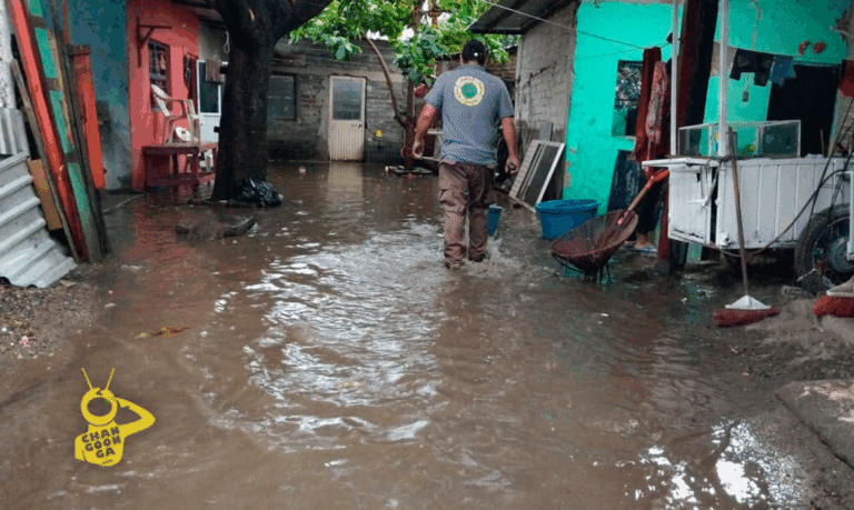Crónica| Fuerte Aguacero Causa Desbordamiento De Río E Inundaciones En Apatzingán - Changoonga.com