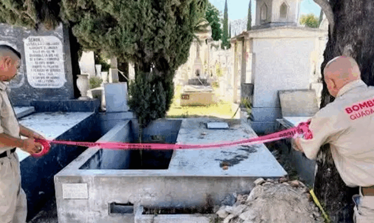 #DShock Mujer Cae De 5 Metros En Cripta De Panteón En Guadalajara Y Muere Al Visitar A Su Esposo - Changoonga.com