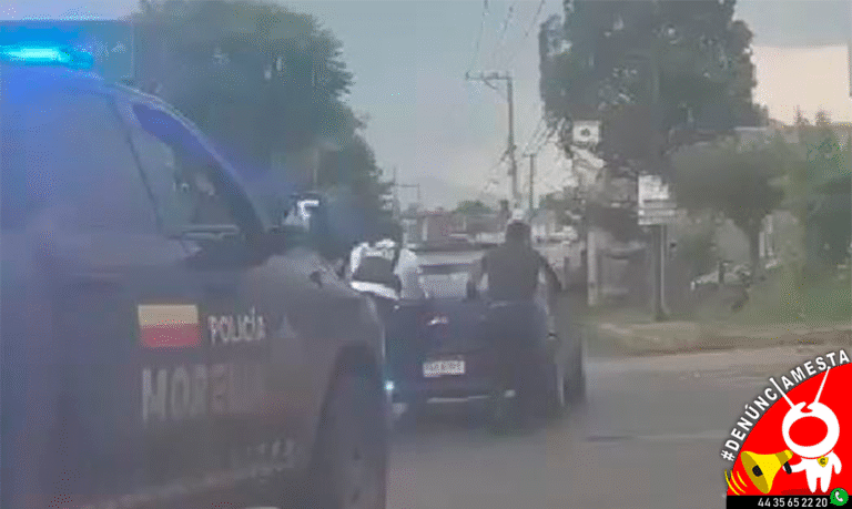 #Denúnciamesta Aplausos a los Polis por auxiliar a un automovilista en apuros en la ciudad de Morelia