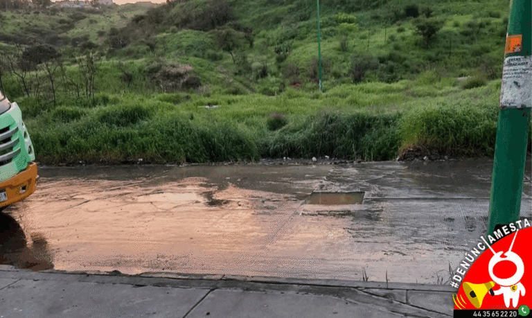 #Denúnciamesta Vecinos de Villas Oriente denuncian superfugas de aguas negras desde hace casi un año - Changoonga.com