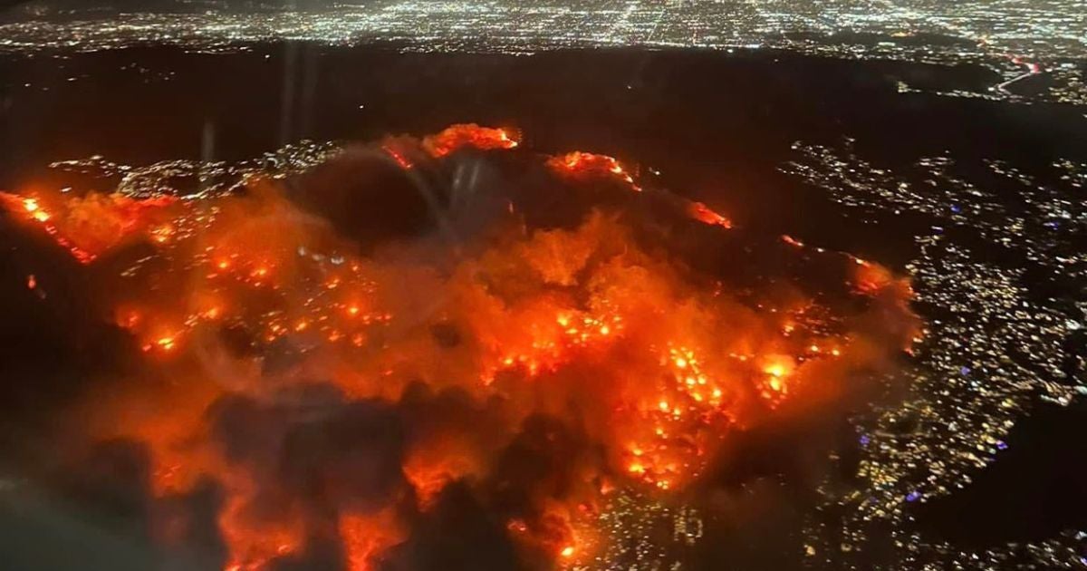 Devastadores incendios en Los Ángeles ya dejan 31 muertos en zonas residenciales