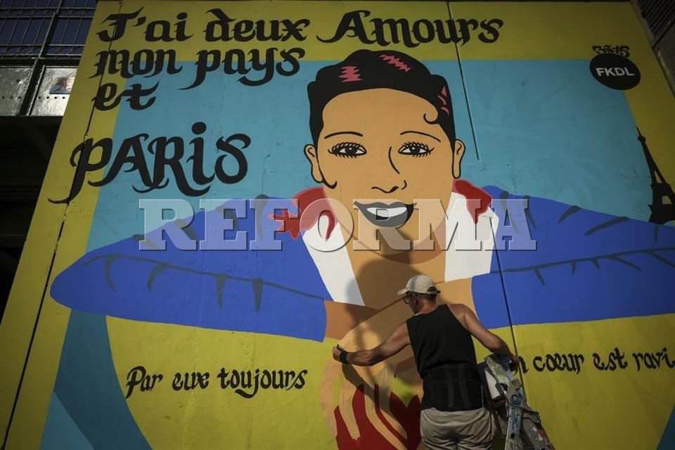 Develan mural dedicado a Josephine Baker en París