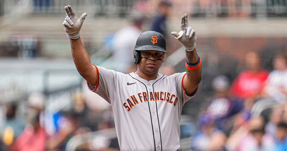 Devers y Verlander brillan en victoria de Gigantes sobre Bravos