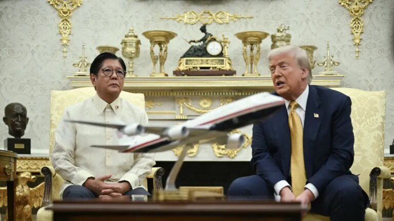 Donald Trump anuncia acuerdo comercial con Filipinas con aranceles del 19 % a pesar de las estrechas relaciones de defensa con ese país