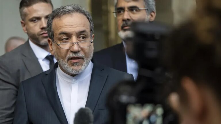 El Canciller de Irán dice en una entrevista que su país reanudará el programa de enriquecimiento de uranio: 'No podemos renunciar'