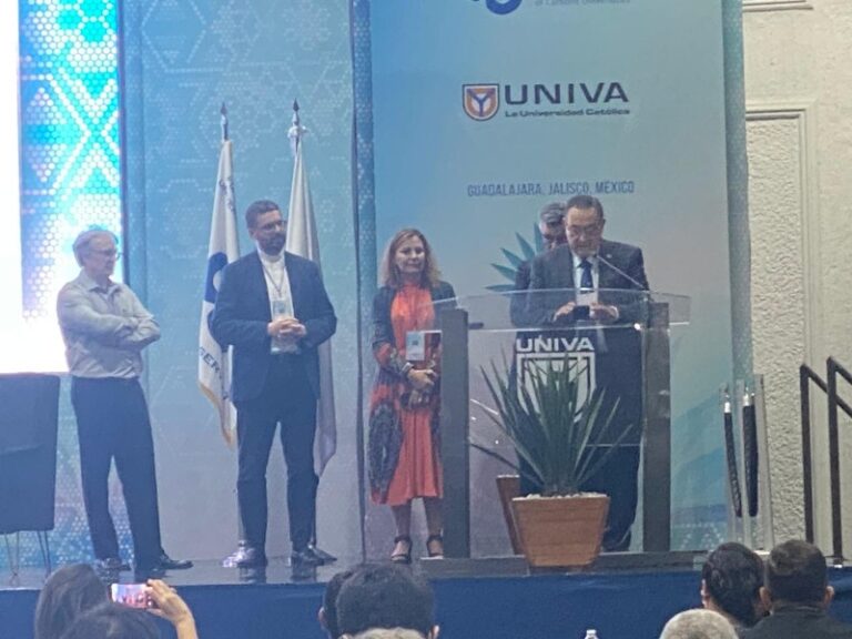 Eligen a rector de la UNIVA como nuevo presidente de la FIUC