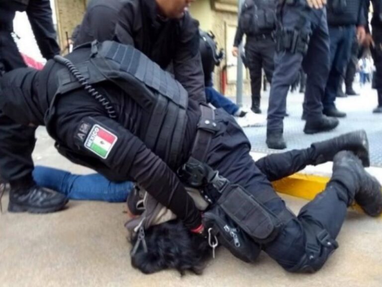 Entre el fuego amigo y el abuso policiaco