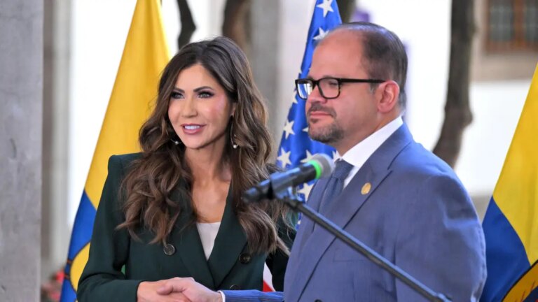 Estados Unidos y Ecuador firman acuerdo de seguridad para combatir narcotráfico, terrorismo e impulsar extradiciones