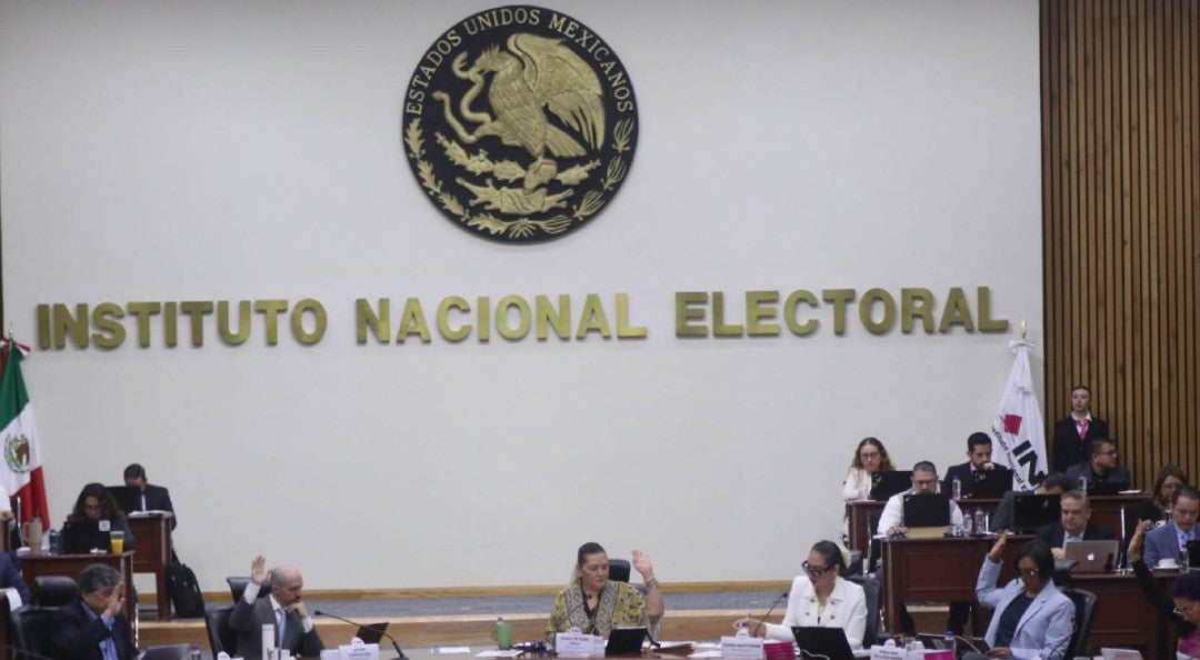 INE aprueba multas a candidaturas ganadoras en elección judicial que aparecieron en acordeones
