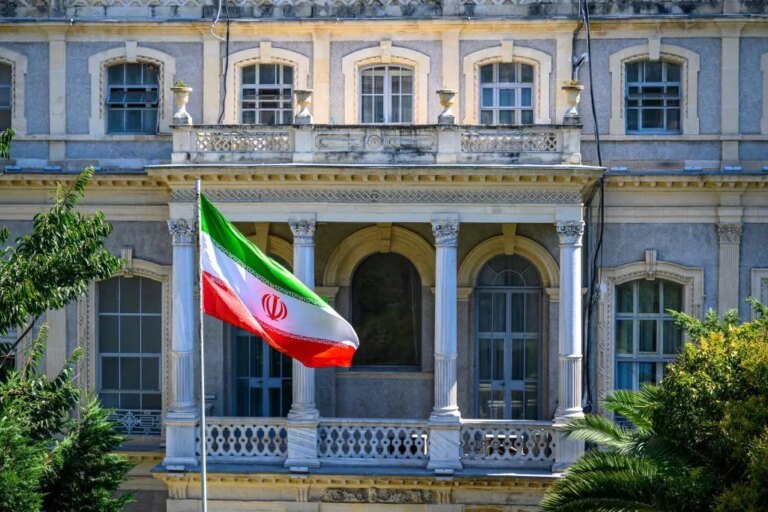 Irán y países europeos reanudan el diálogo nuclear en Estambul para evitar nuevas sanciones