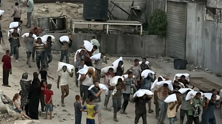 Israel niega las acusaciones de 'hambre masiva' que se extiende por Gaza y acusa a Hamás de 'sabotear' la distribución de ayuda humanitaria