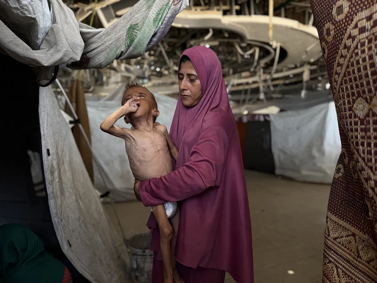 Israel reanudará esta noche el lanzamiento de ayuda humanitaria por aire en Gaza