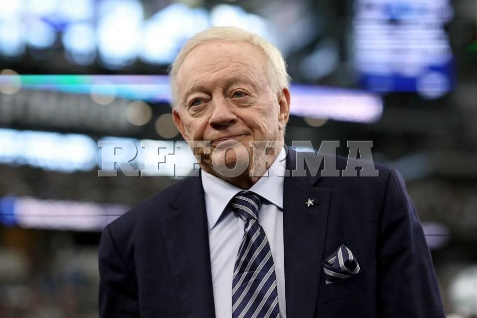 Jerry Jones tira indirectas a Parsons y Prescott en Dallas