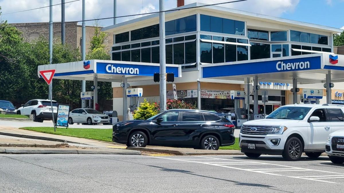 La administración Trump autoriza a Chevron a reanudar la extracción de petróleo en Venezuela, según The Wall Street Journal
