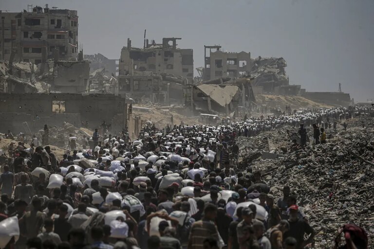 La presión internacional empuja a Israel a iniciar pausas humanitarias en una Gaza sometida a una hambruna devastadora que tacha de "propaganda"