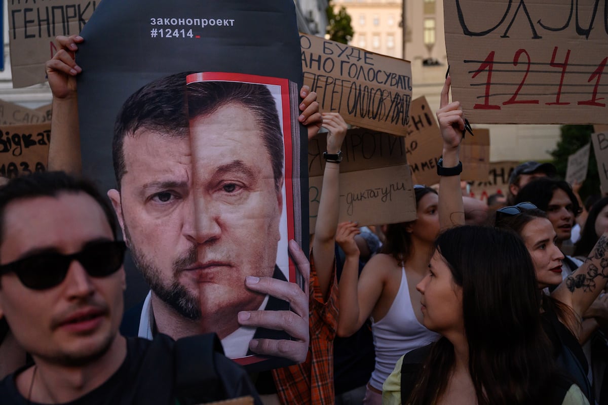 La semana en la que Volodímir Zelenski arriesgó su liderazgo | Internacional