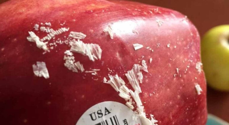 Las manzanas están cubiertas con cera ¿es peligroso comerla?