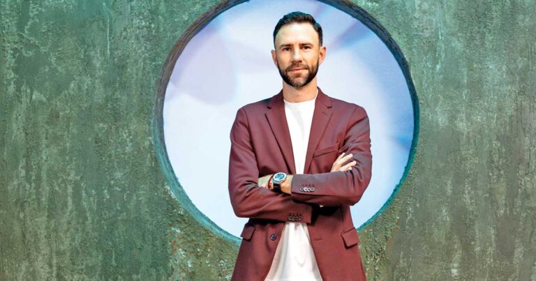 Layún critica declaraciones de Chicharito; se une como tiburón en los 10 años de Shark Tank México