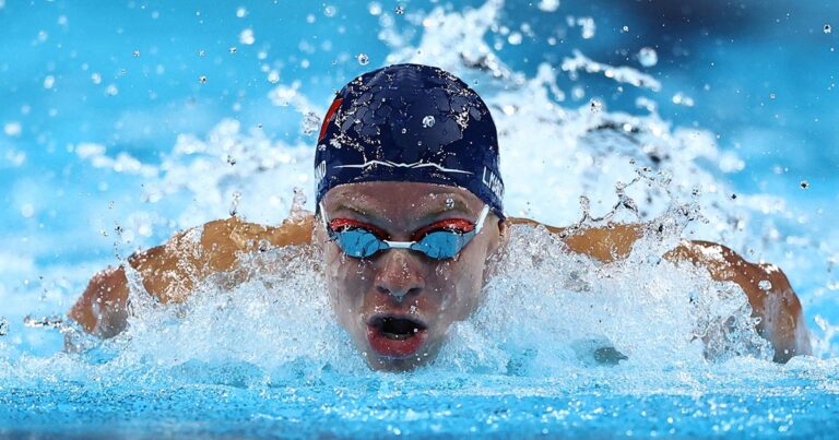 Léon Marchand va por récord del mundo de 200m combinado