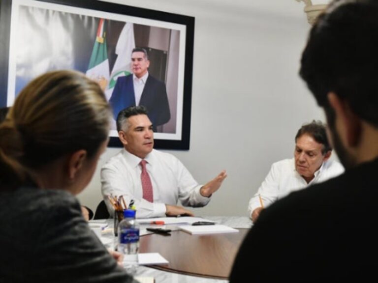 Líder del PRI denuncia ante FGR a representantes de Morena