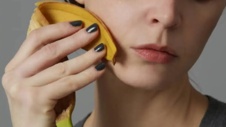 Lo que Harvard reveló sobre la cáscara de plátano en el rostro y sus beneficios ocultos