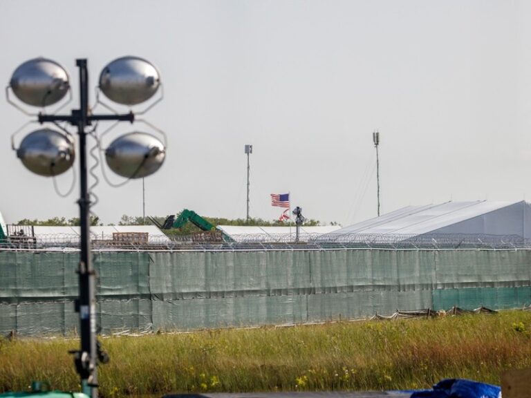 Más de 30 mexicanos detenidos en Alligator Alcatraz