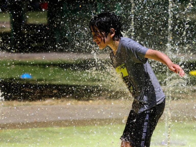 México bajo alerta por lluvias fuertes y altas temperaturas