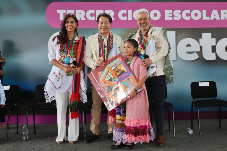 #Michoacán Arranca Entrega Masiva De Libros De Texto En Cheranástico - Changoonga.com