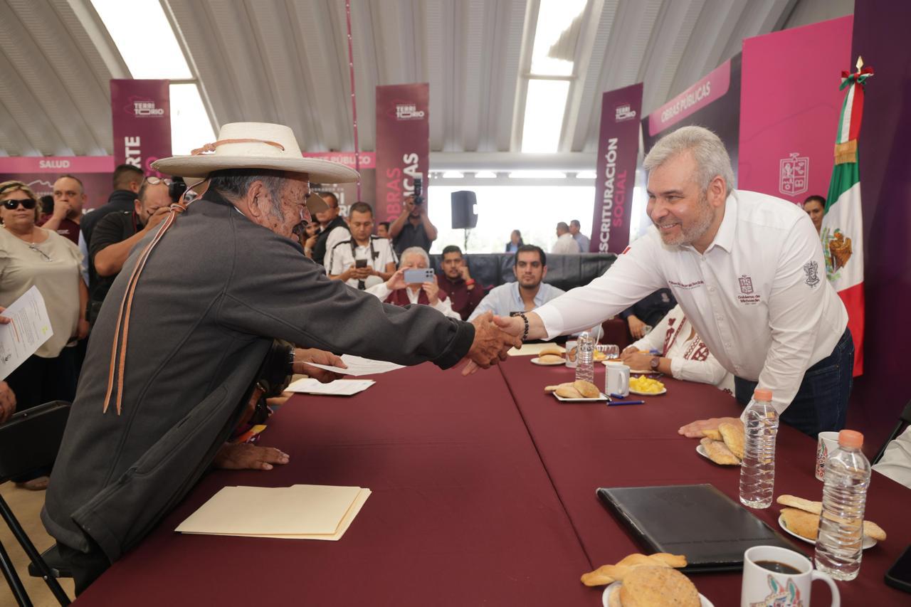 #Michoacán Bedolla Atiende Solicitudes Ciudadanas En Audiencia Pública En Lagunillas - Changoonga.com