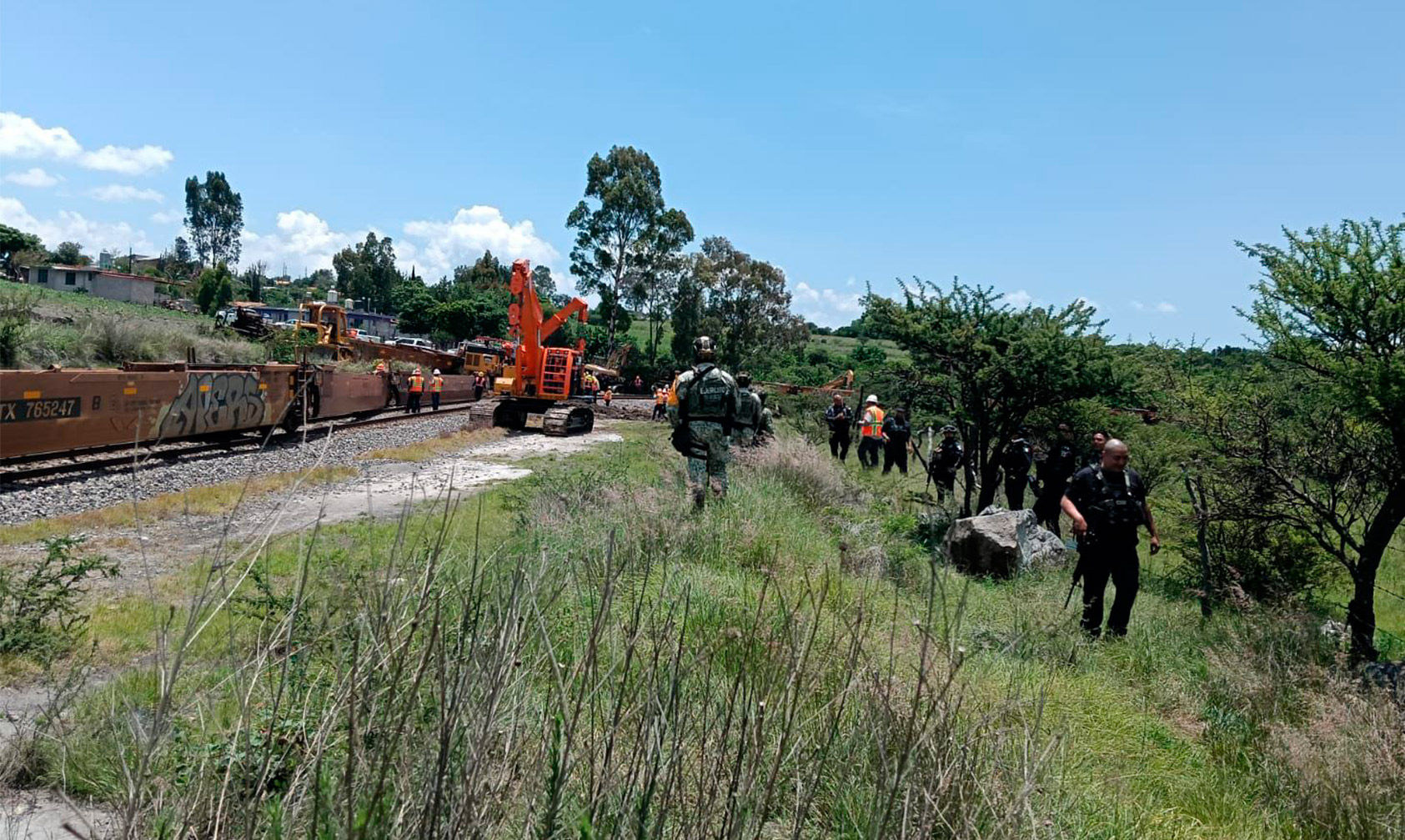 #Michoacán Se Descarrila Tren En Maravatío, Lo  Resguardan Por SSP Y Militares - Changoonga.com