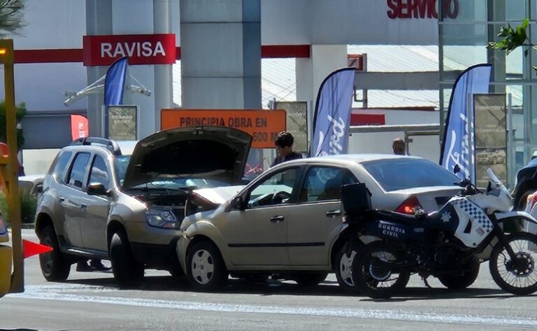 #Morelia Tarde O Temprano Iba A Pasar: Semáforos Descompuestos Provocaron Choque Múltiple En Libramiento - Changoonga.com