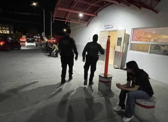 Muere adulto mayor tras desvanecerse al salir de torneo de baloncesto en Saltillo