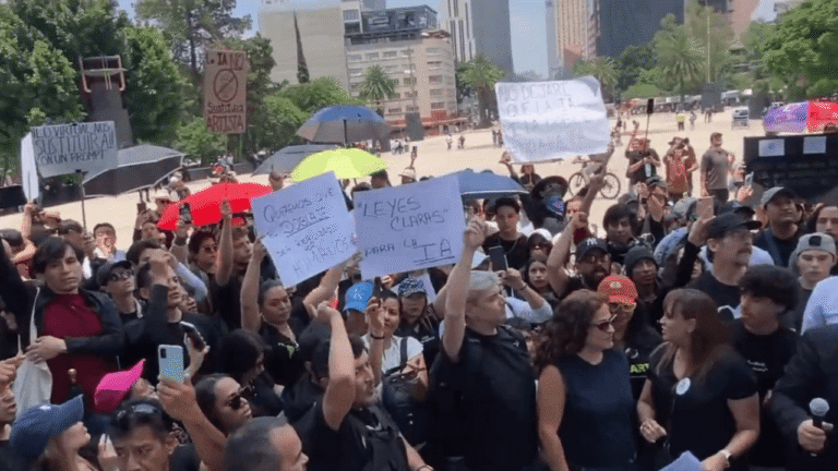 "Nos están robando la voz": gremio del doblaje en México exige protección ante la IA