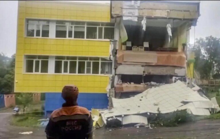 Olas de cuatro metros, edificios sumergidos y miles de evacuados en el oriente de Rusia
